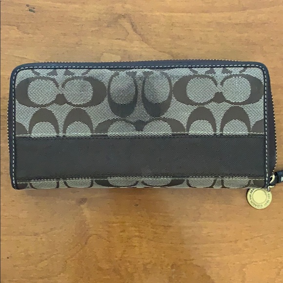 Coach Wallet - Picture 6 of 6